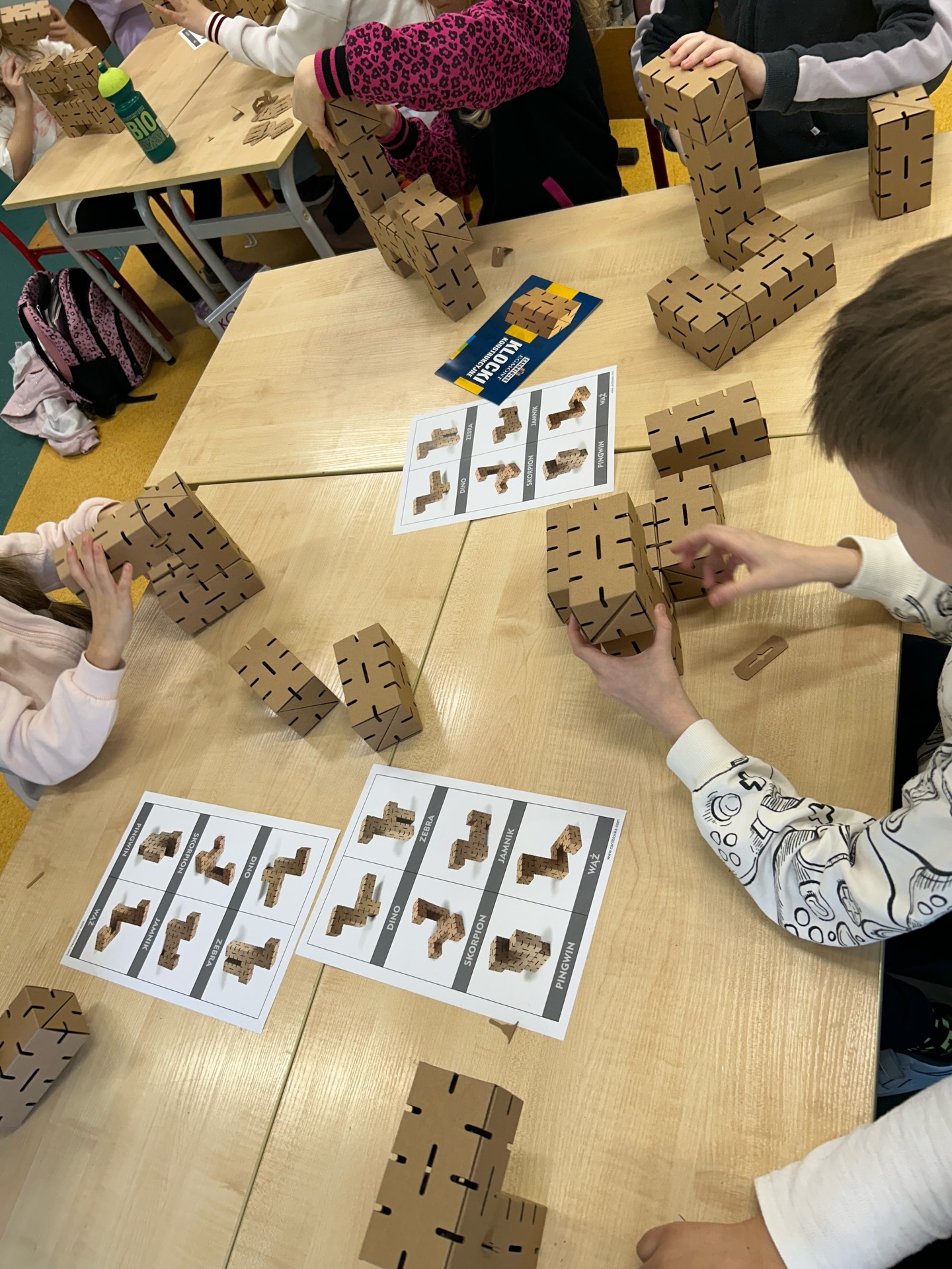 Warsztaty dla szkół, przedszkoli, na półkolonie - z klockami Cardblocks lub z drewnem osikowym 